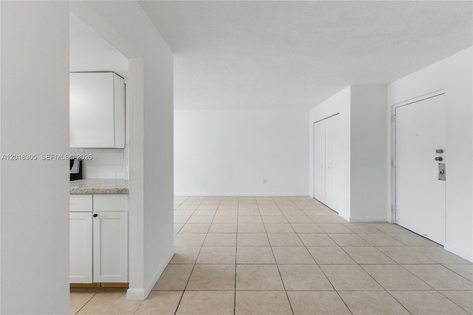 VERSAILLES GDNS I CONDO - Residential