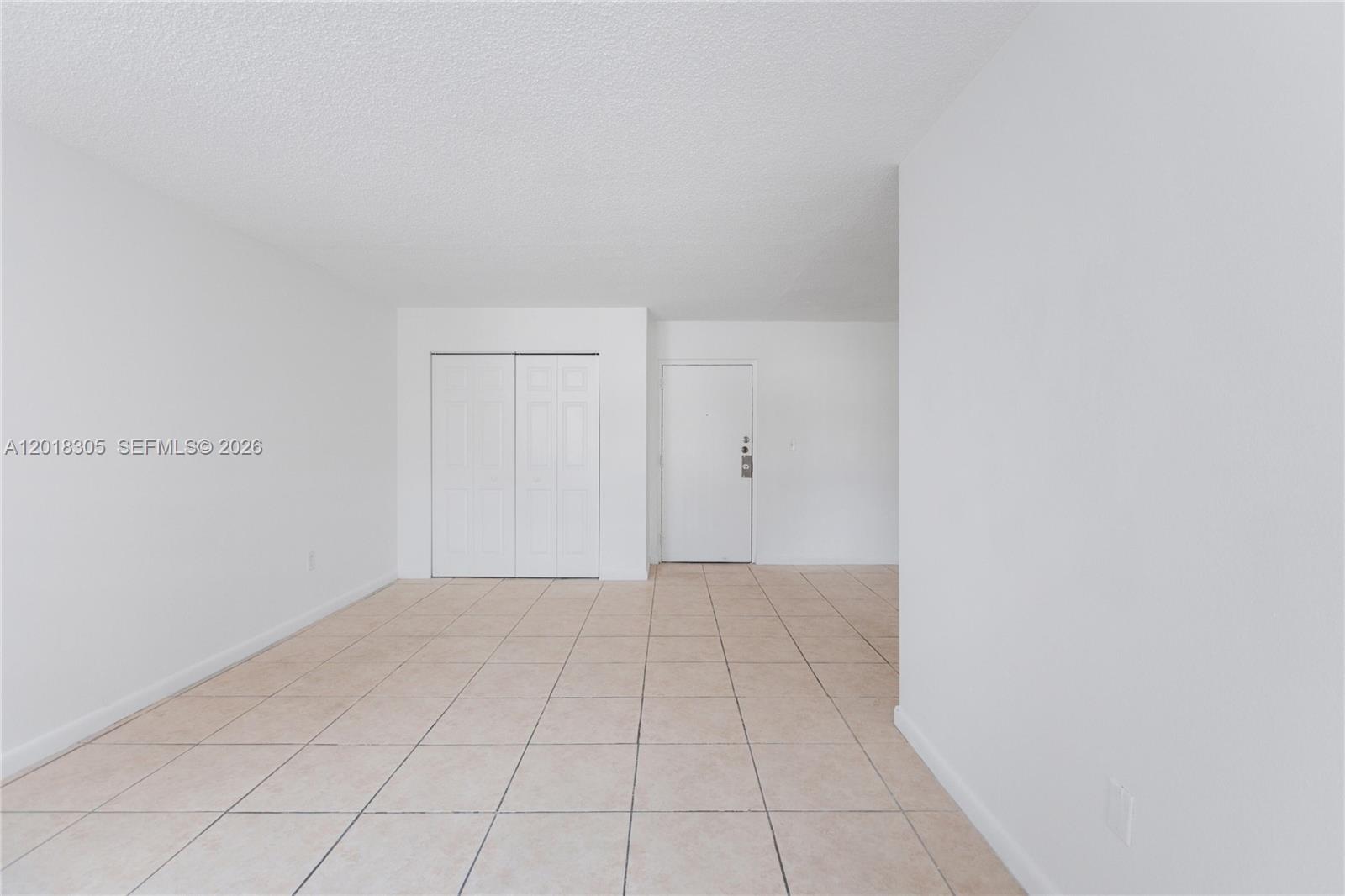 VERSAILLES GDNS I CONDO - Residential