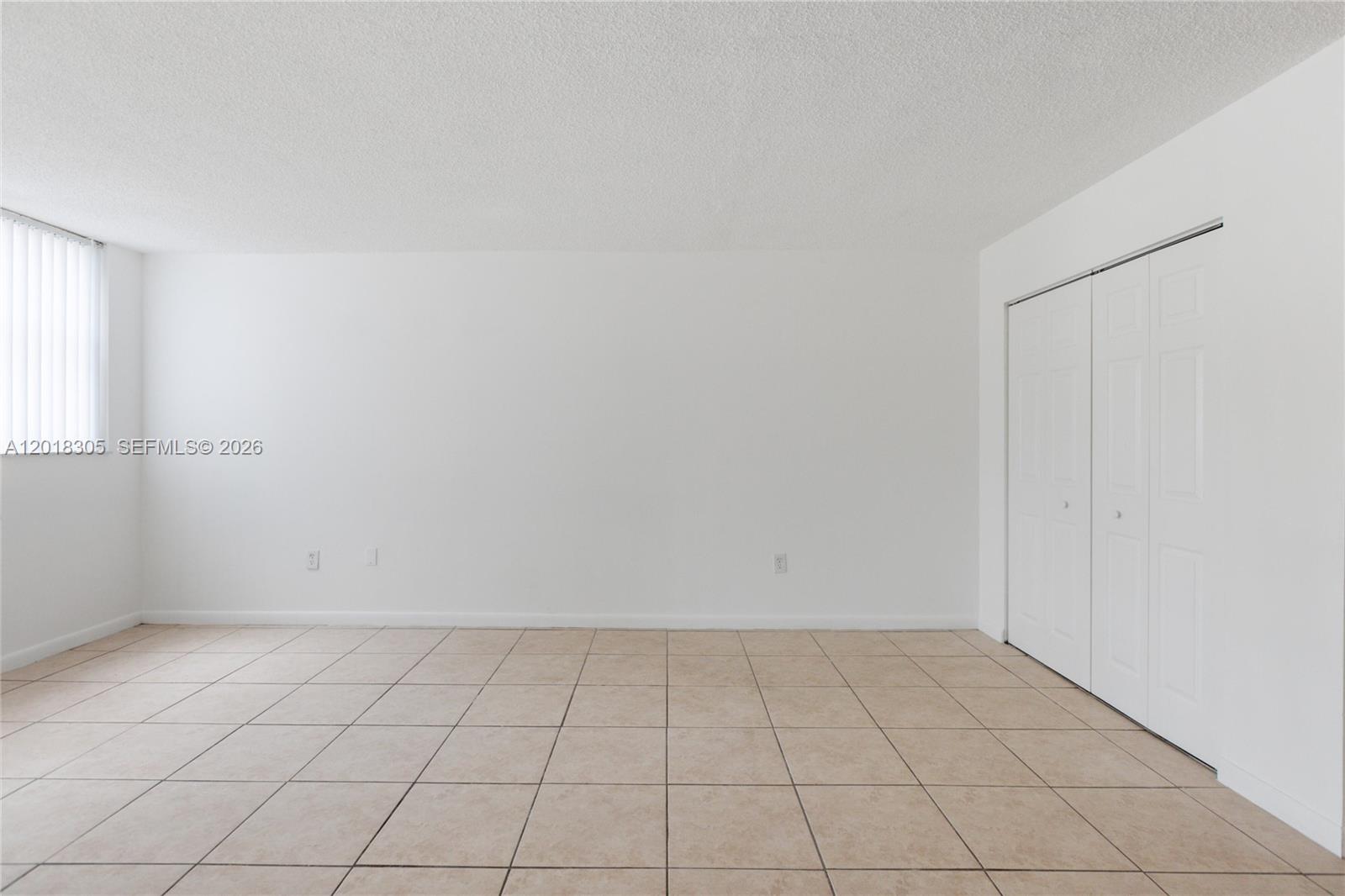 VERSAILLES GDNS I CONDO - Residential