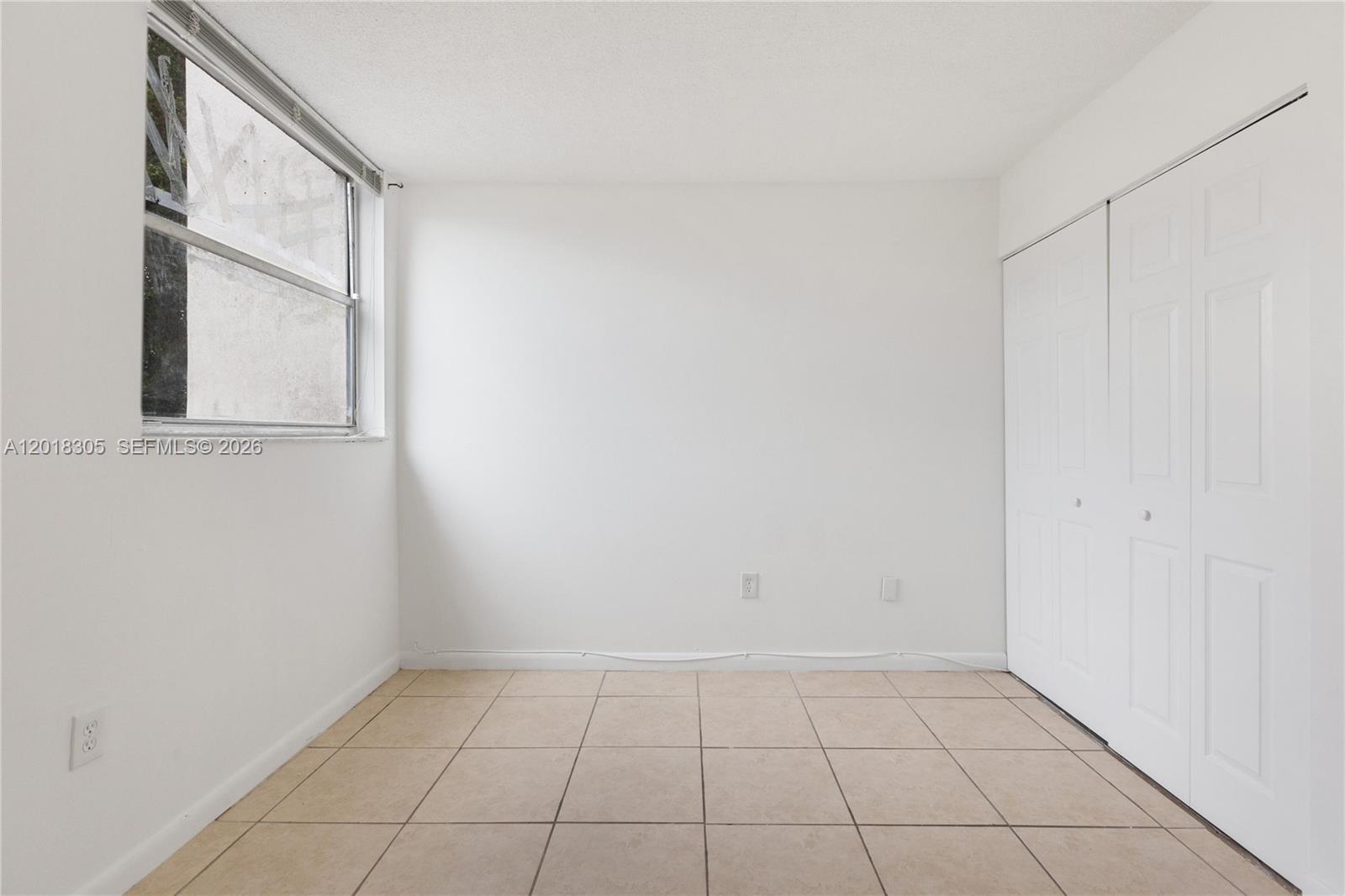 VERSAILLES GDNS I CONDO - Residential