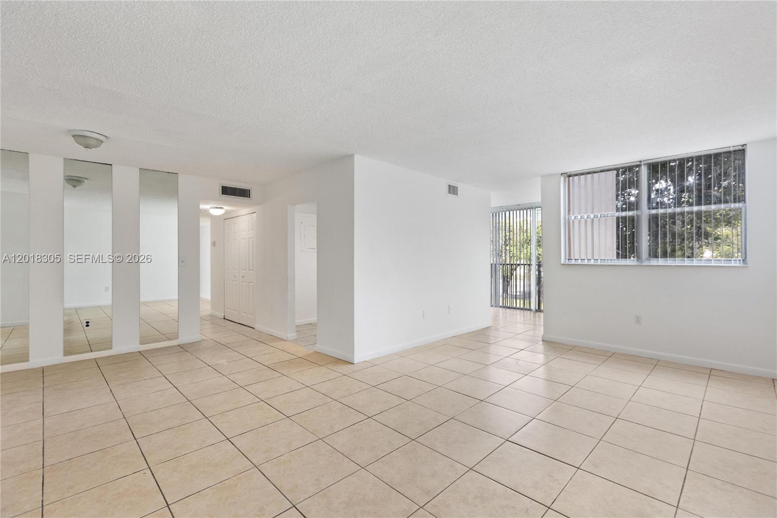 VERSAILLES GDNS I CONDO - Residential