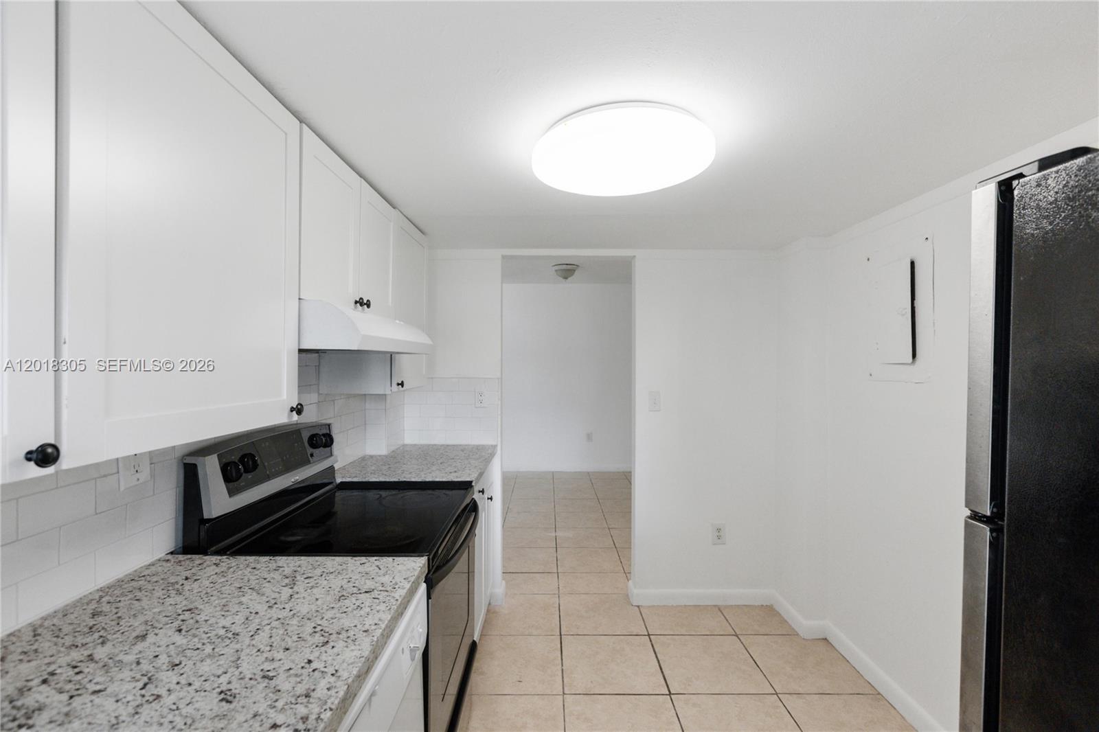 VERSAILLES GDNS I CONDO - Residential