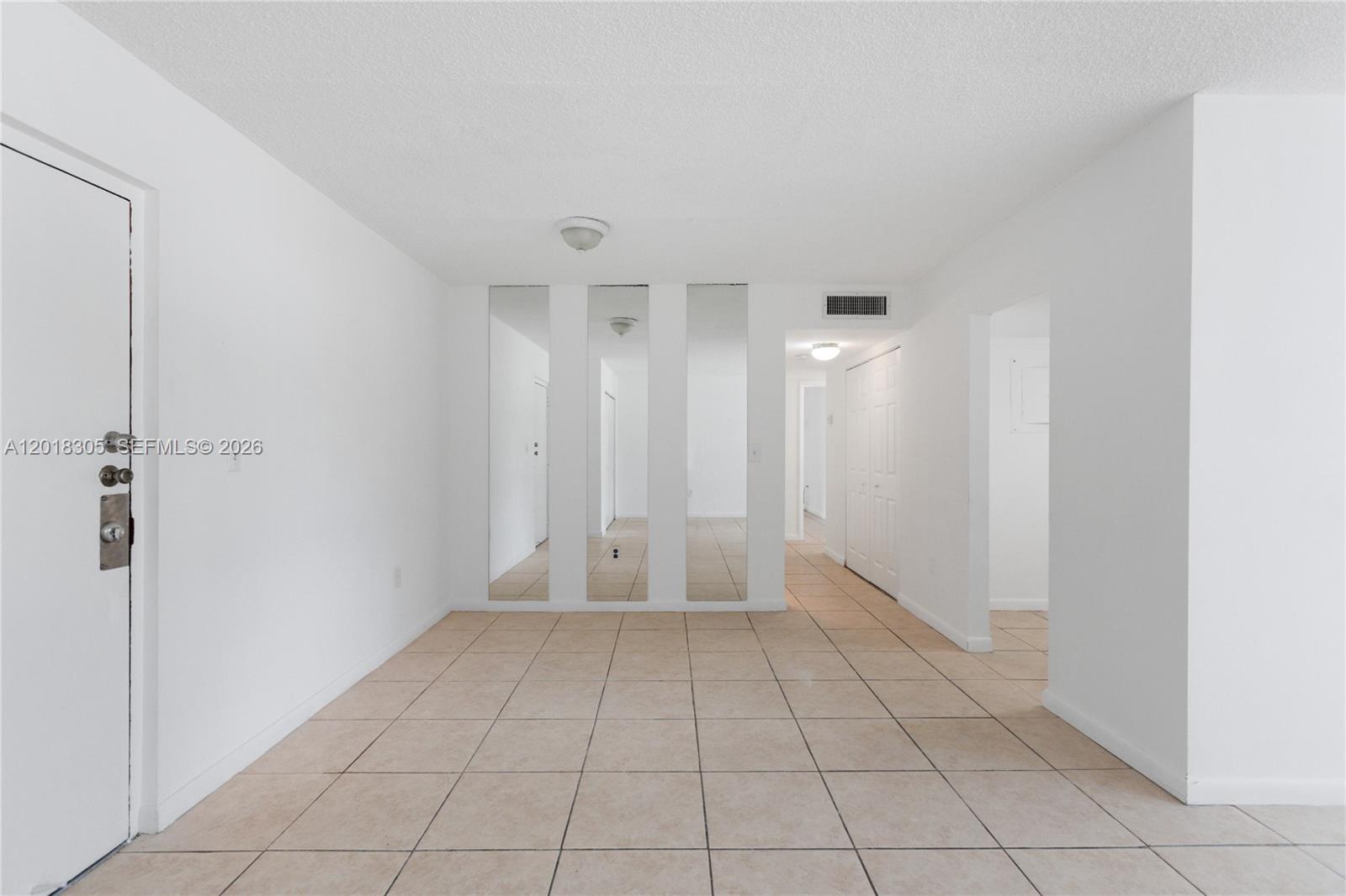 VERSAILLES GDNS I CONDO - Residential