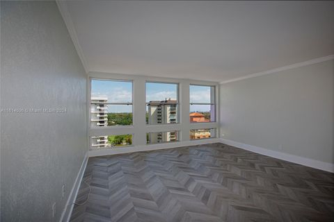 Condominium in Coral Gables FL 700 Biltmore Way 3.jpg