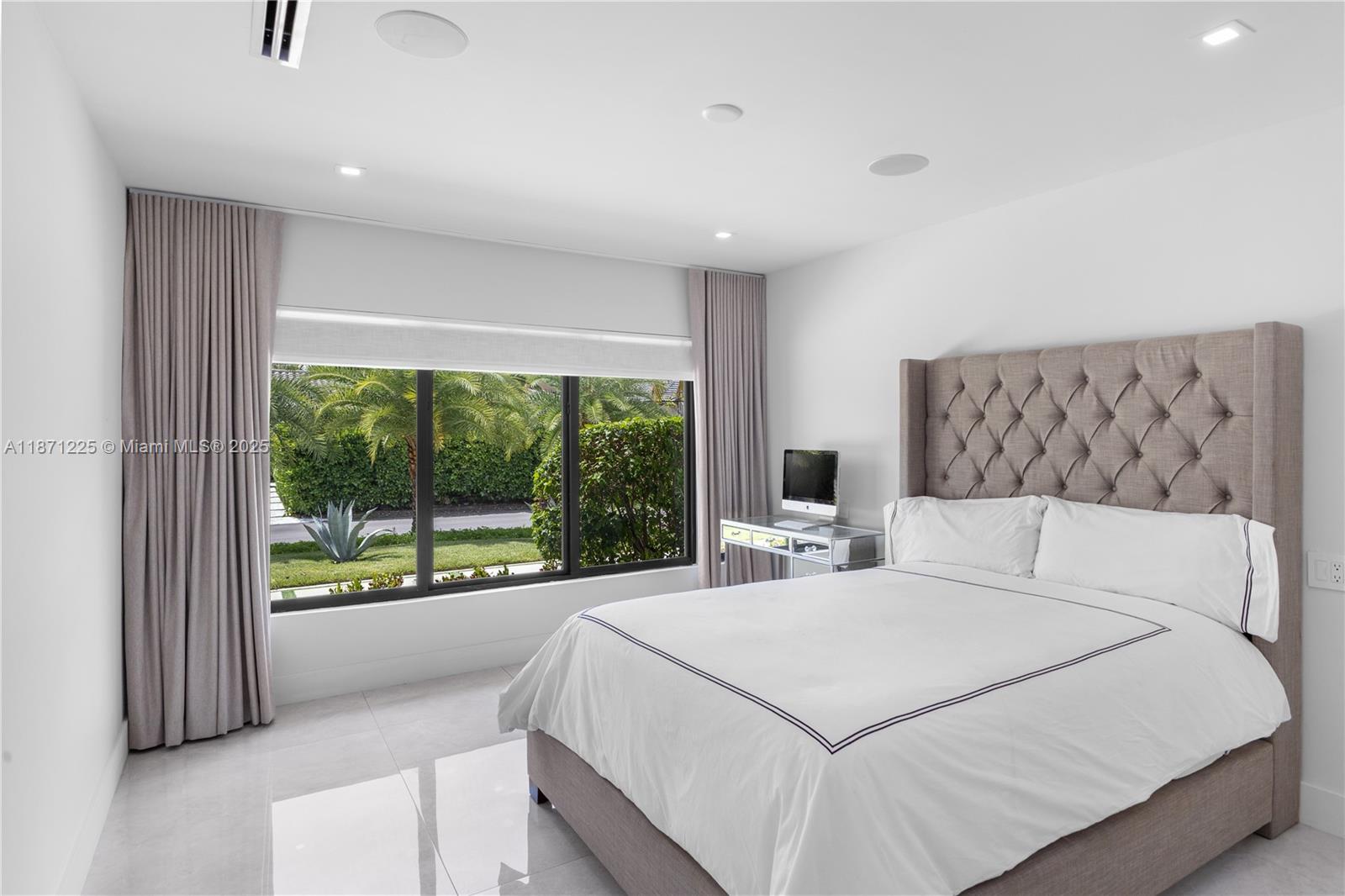 EASTERN SHORES - Residential