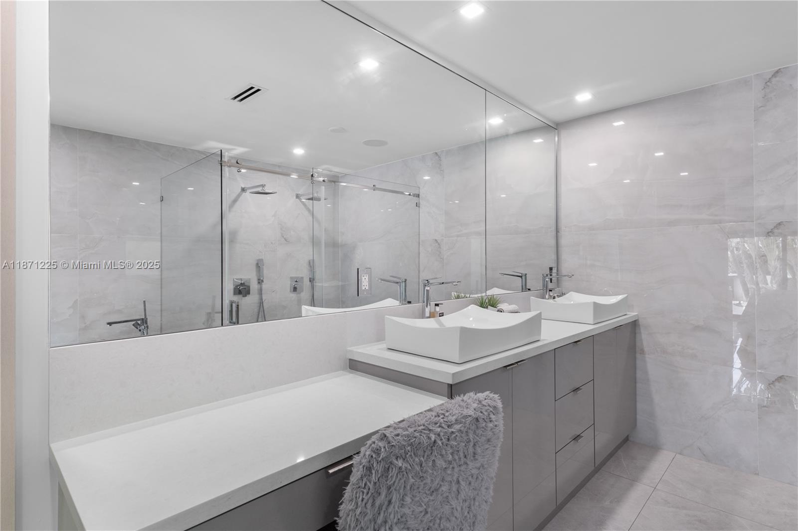 EASTERN SHORES - Residential