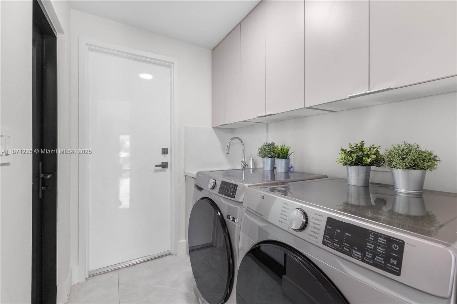 EASTERN SHORES - Residential