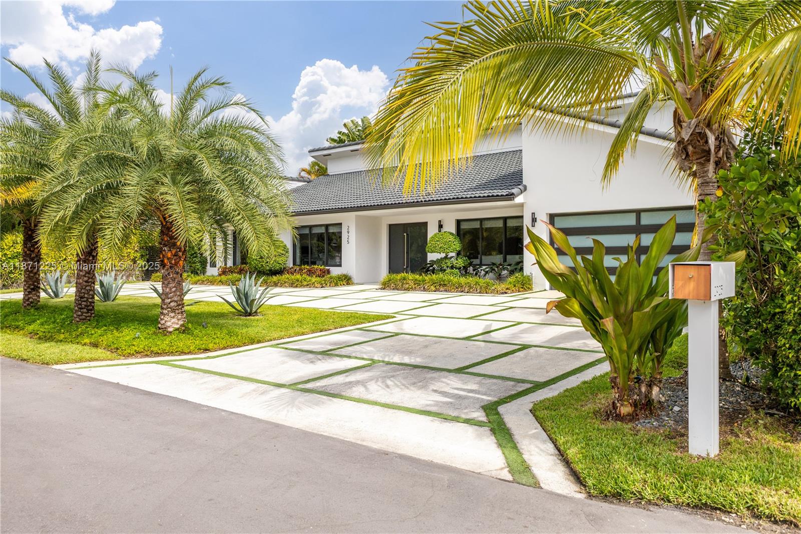 EASTERN SHORES - Residential