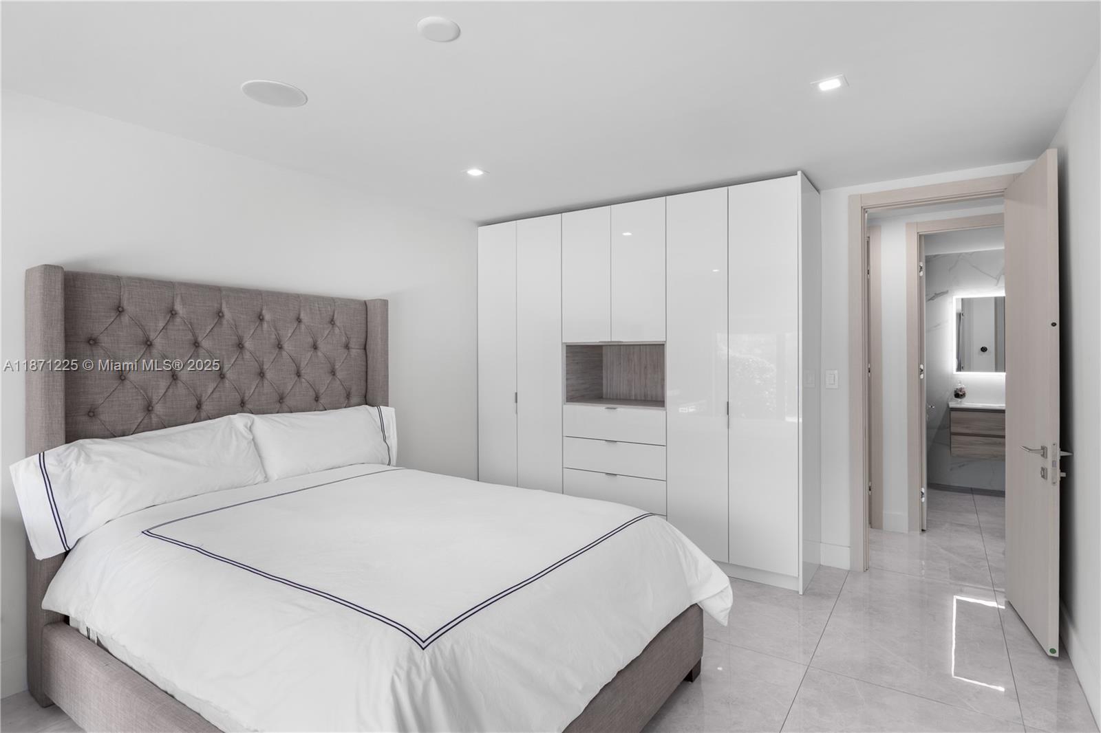 EASTERN SHORES - Residential