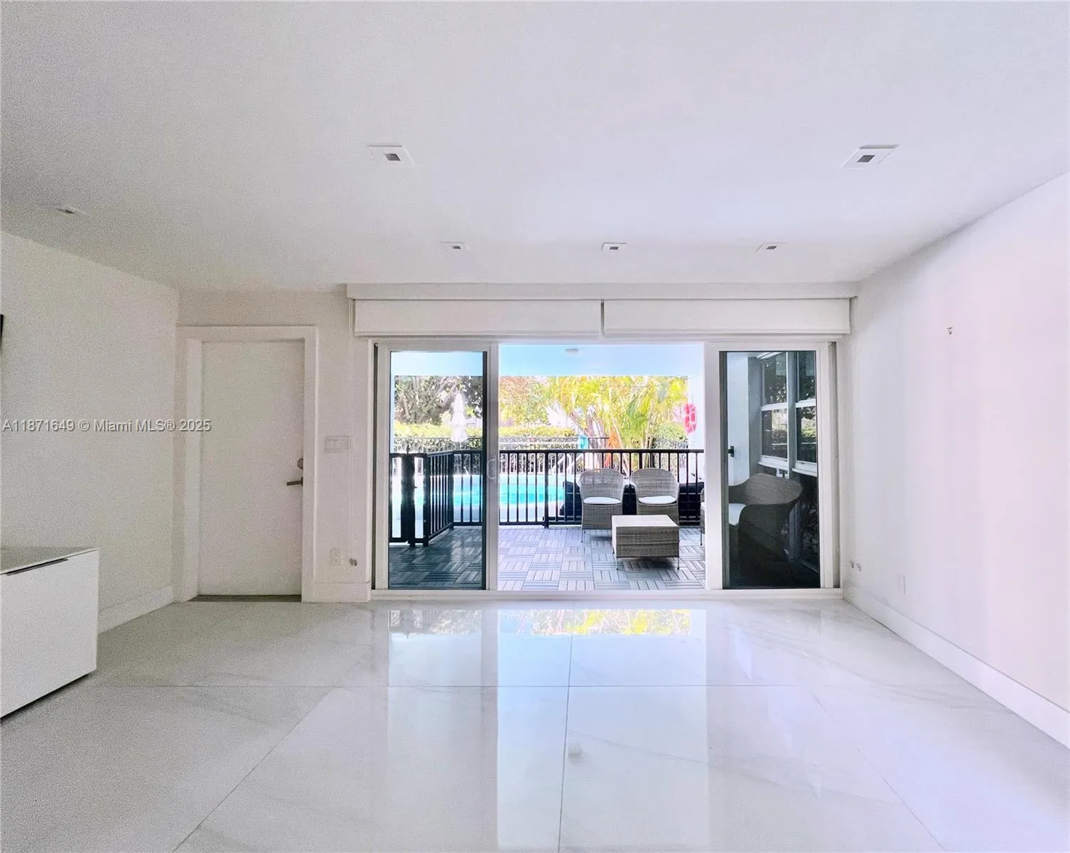 Key Biscayne, Florida 33149, United States, 1 Bedroom Bedrooms, ,1 BathroomBathrooms,Residential,Active,202806