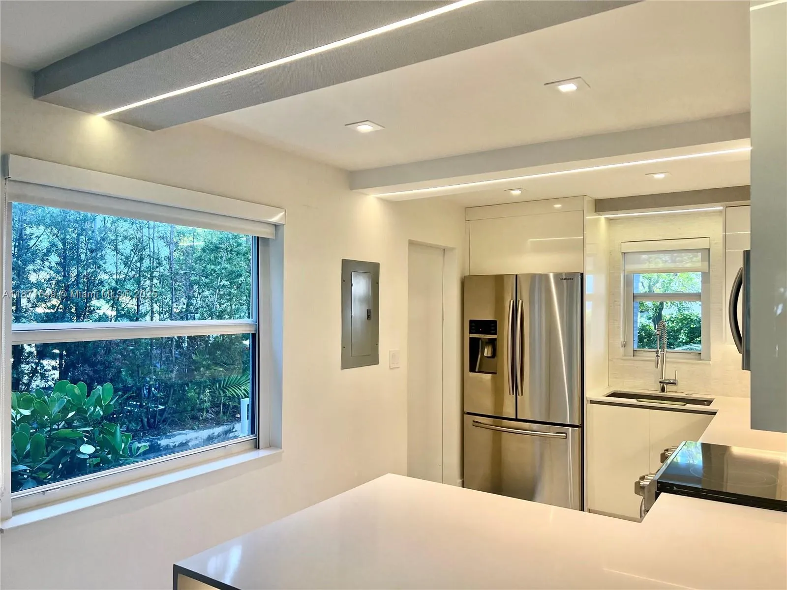 Key Biscayne, Florida 33149, United States, 1 Bedroom Bedrooms, ,1 BathroomBathrooms,Residential,Active,202806