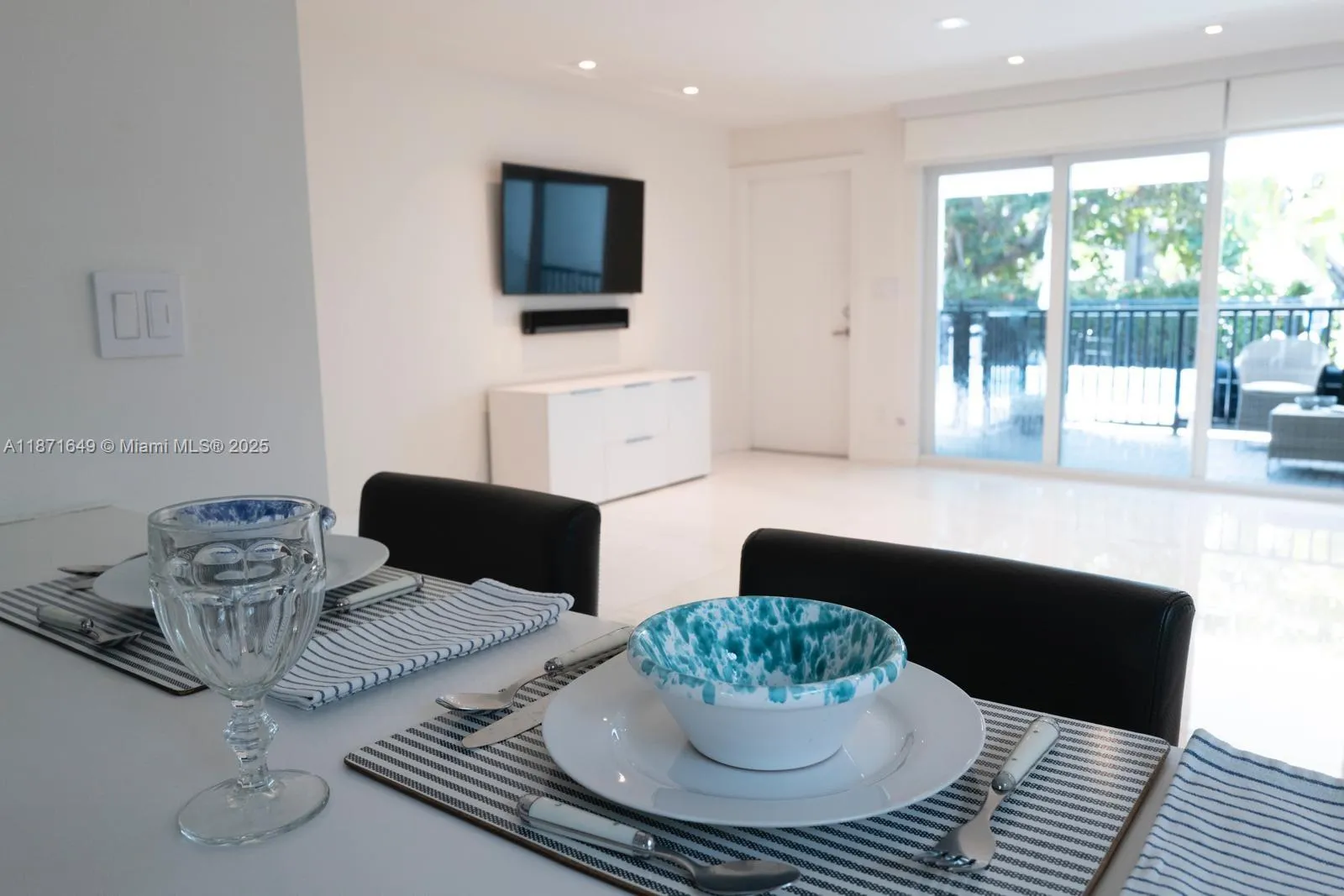 Key Biscayne, Florida 33149, United States, 1 Bedroom Bedrooms, ,1 BathroomBathrooms,Residential,Active,202806