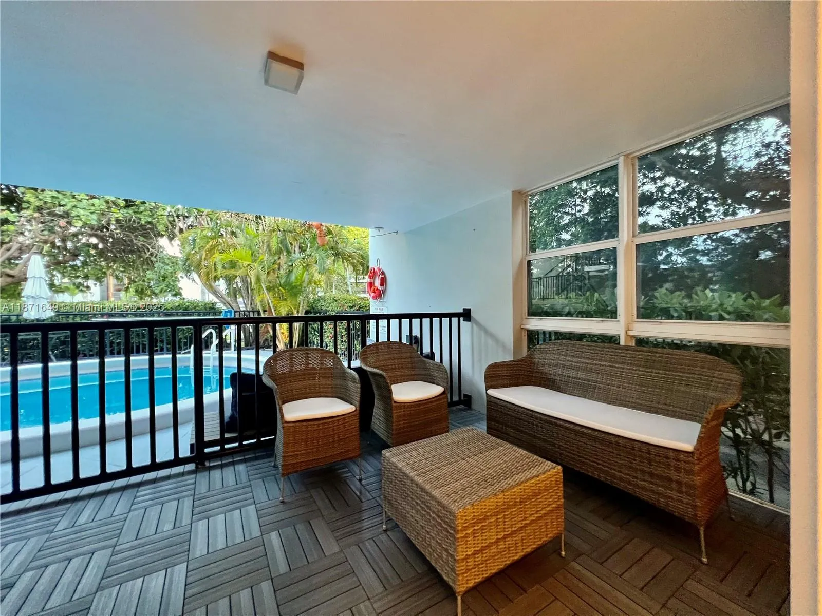 Key Biscayne, Florida 33149, United States, 1 Bedroom Bedrooms, ,1 BathroomBathrooms,Residential,Active,202806