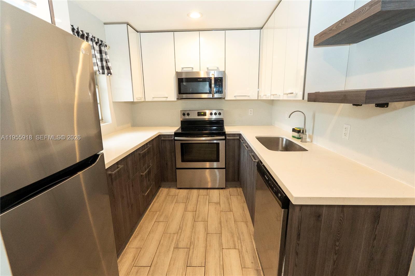 KINGS CREEK SO CONDO - Residential