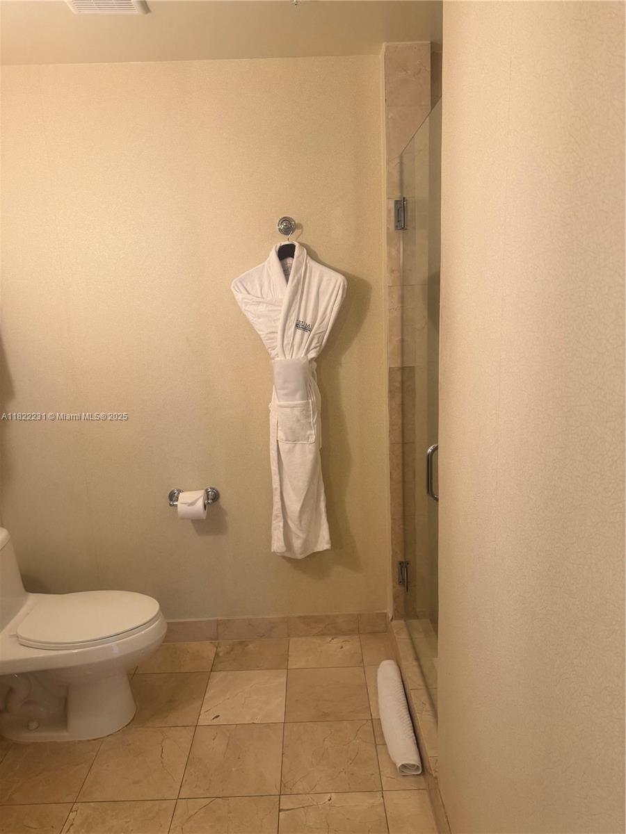 TRUMP INTERNATIONAL SONES - Residential