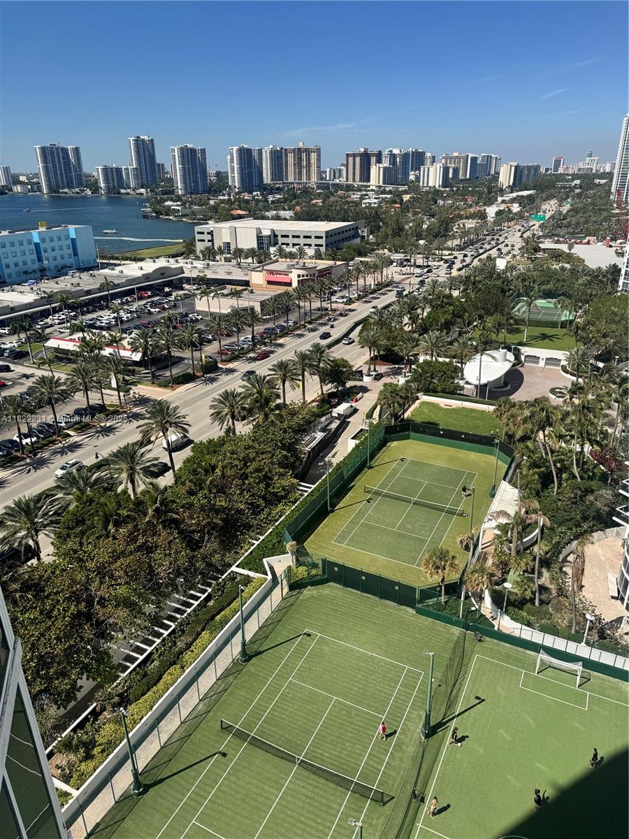 TRUMP INTERNATIONAL SONES - Residential