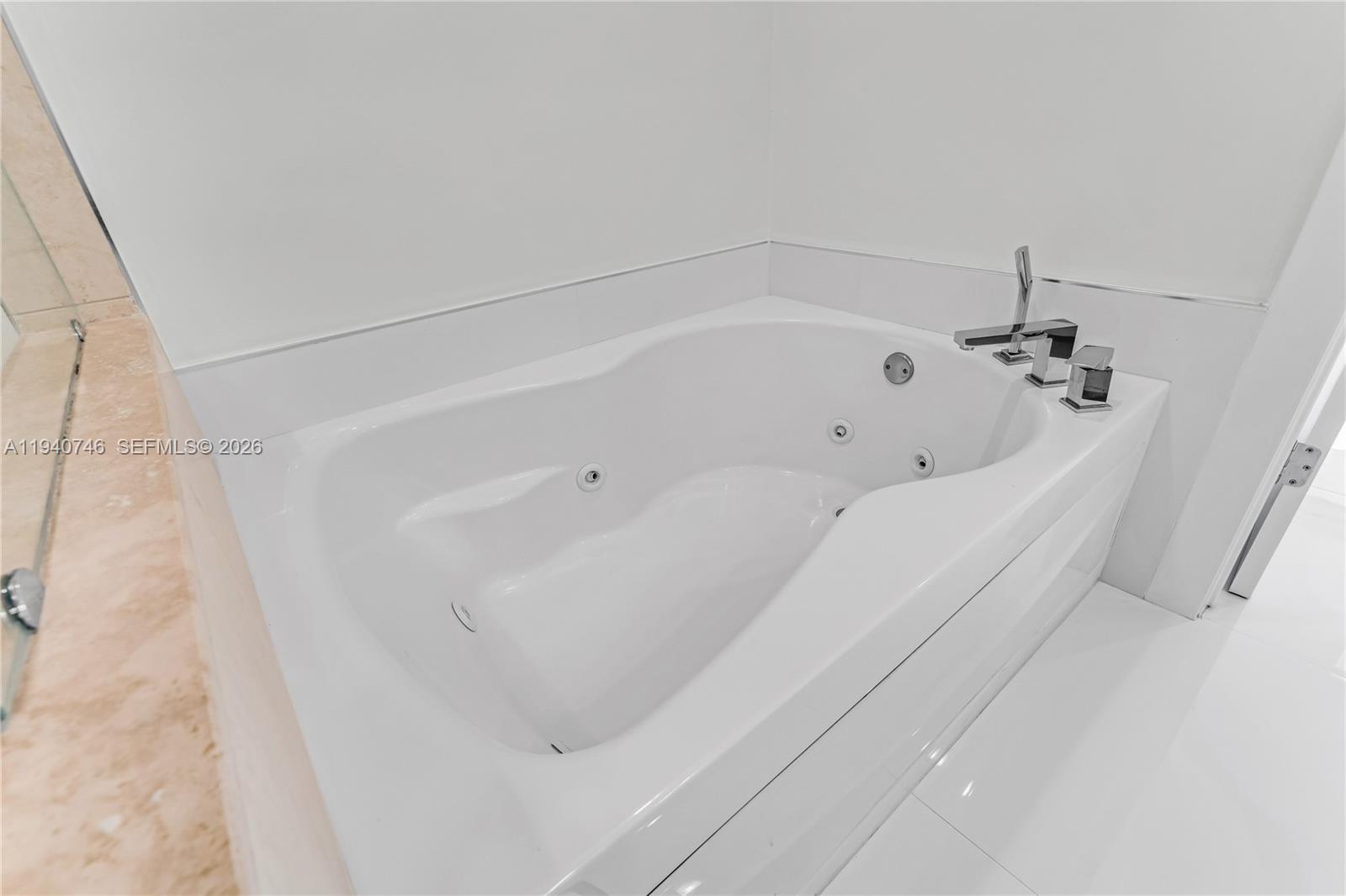 50 BISCAYNE CONDO - Residential Lease