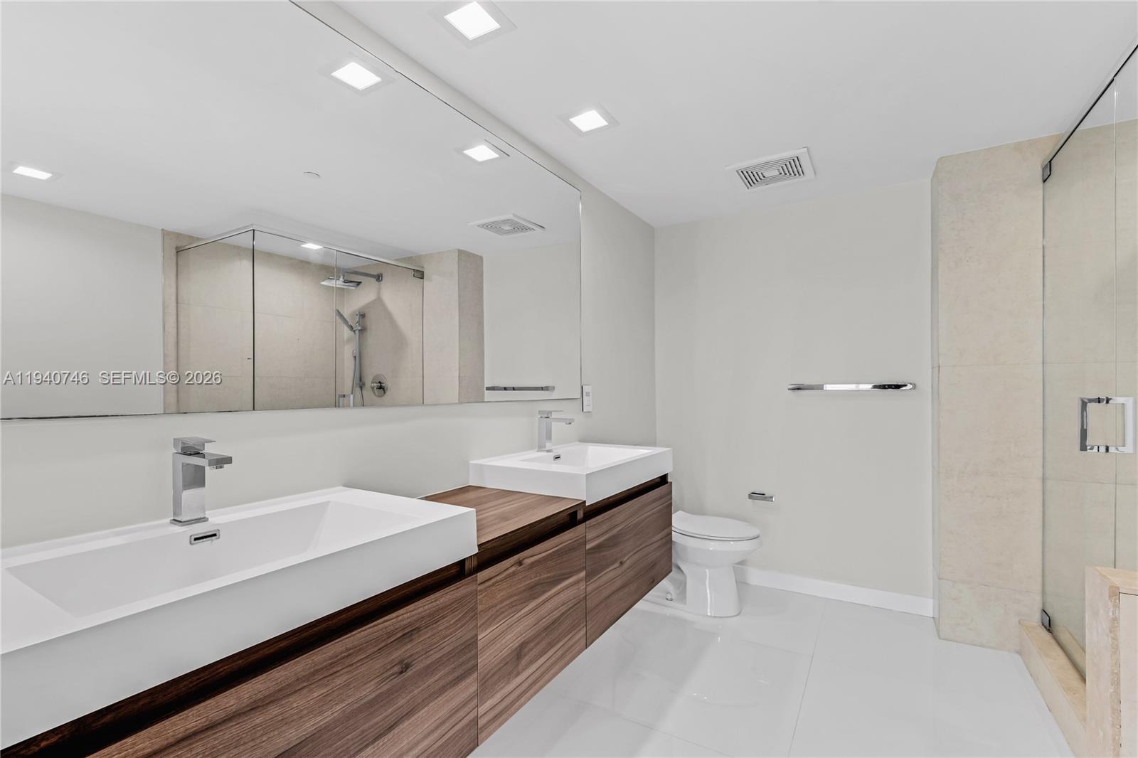 50 BISCAYNE CONDO - Residential Lease