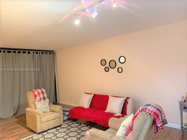 LAKE POINTE 5 CONDO - Residential Lease