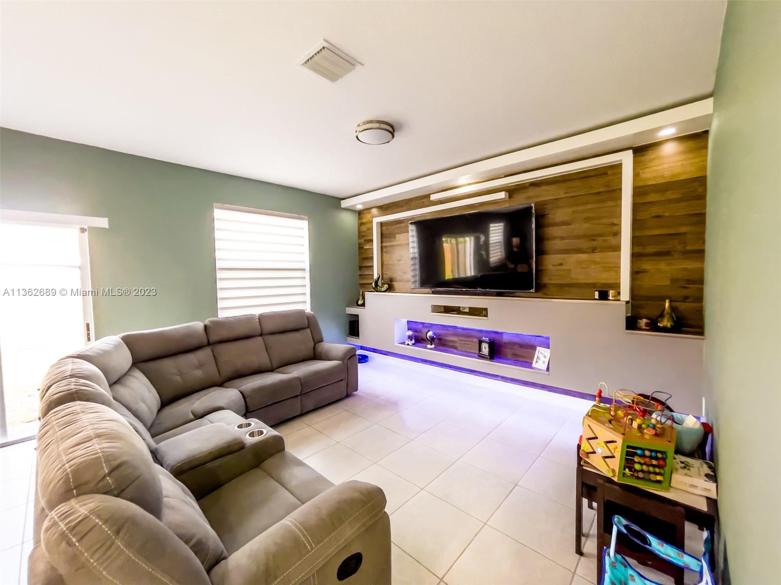 KEYS GATE RESIDENTIAL - Residential Lease