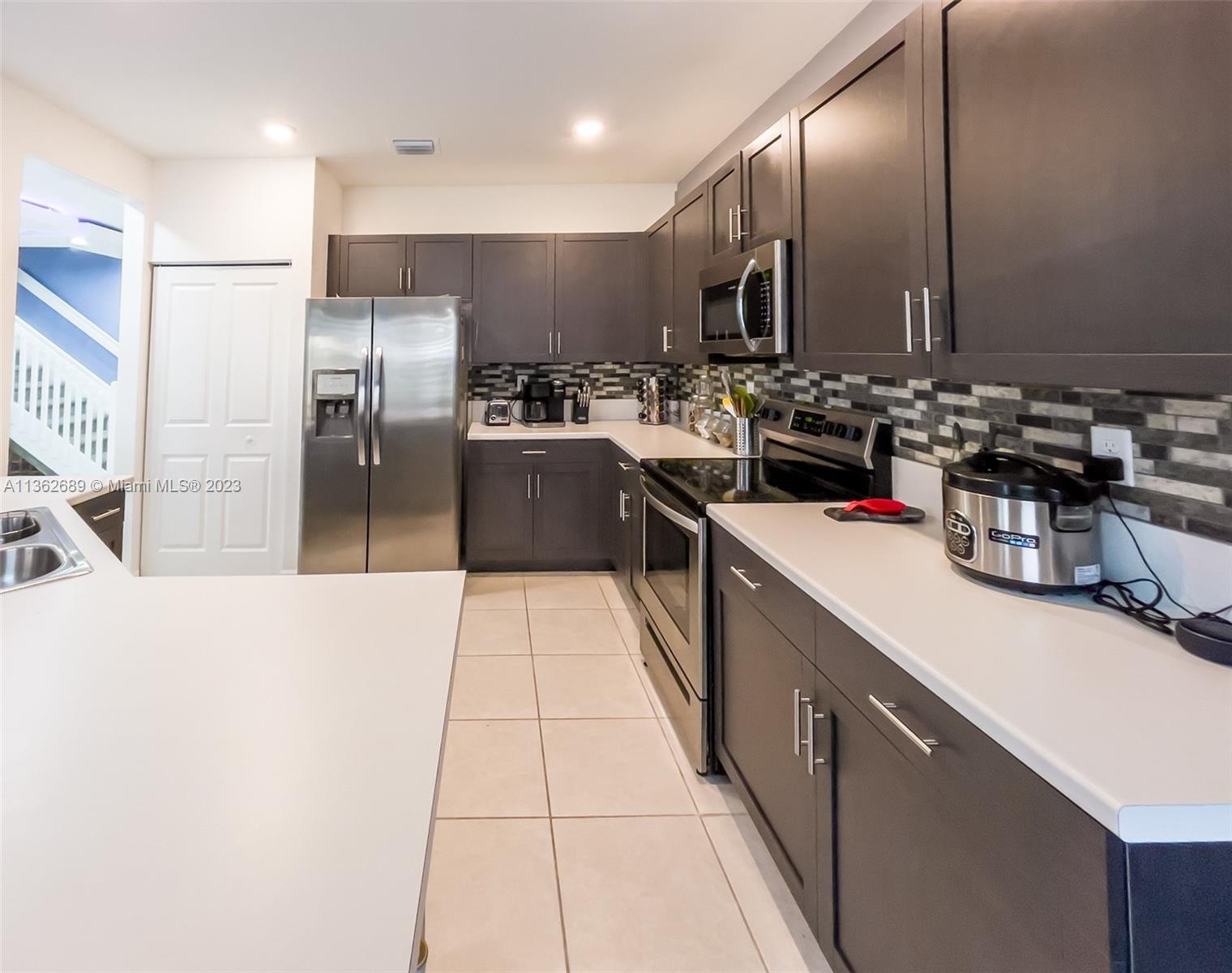 KEYS GATE RESIDENTIAL - Residential Lease