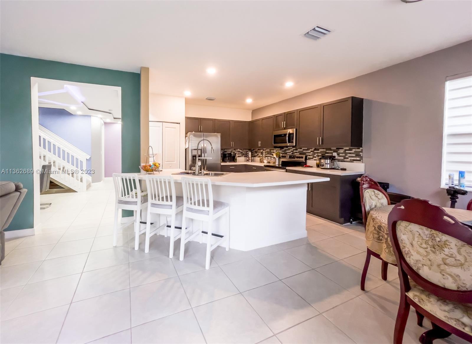 KEYS GATE RESIDENTIAL - Residential Lease