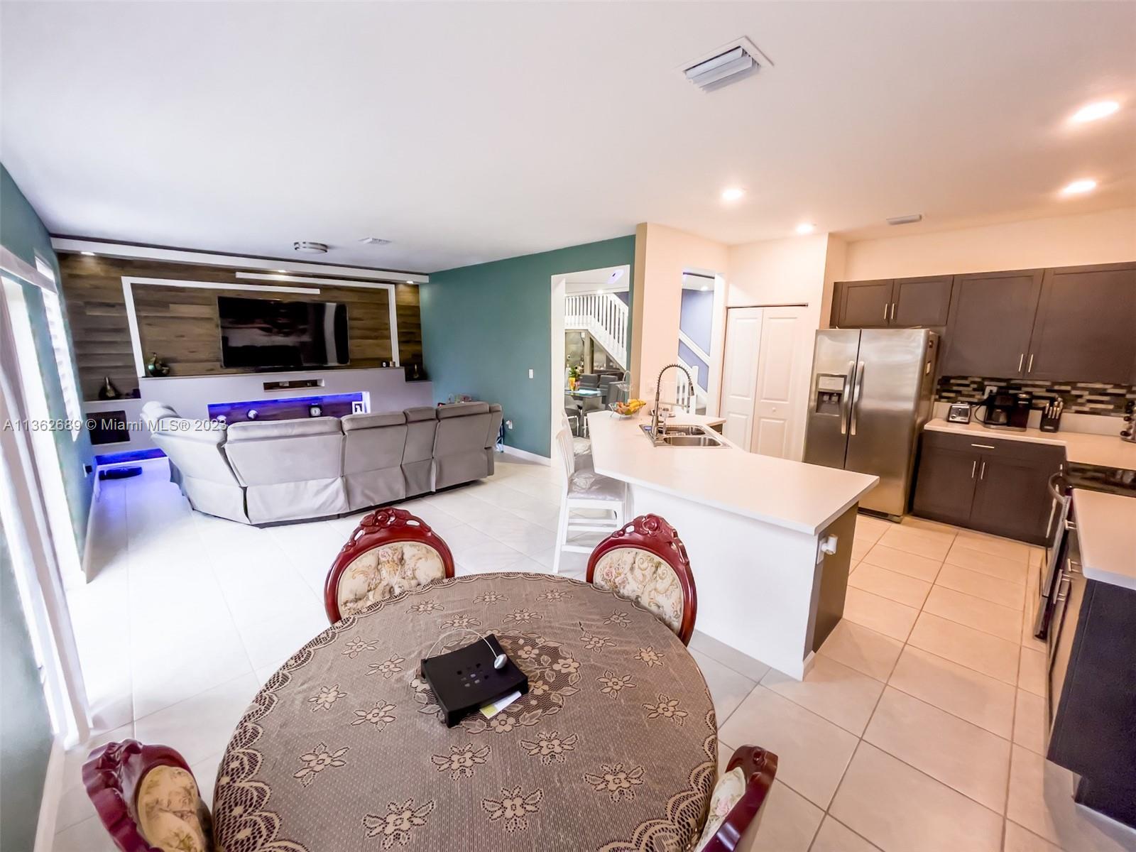 KEYS GATE RESIDENTIAL - Residential Lease