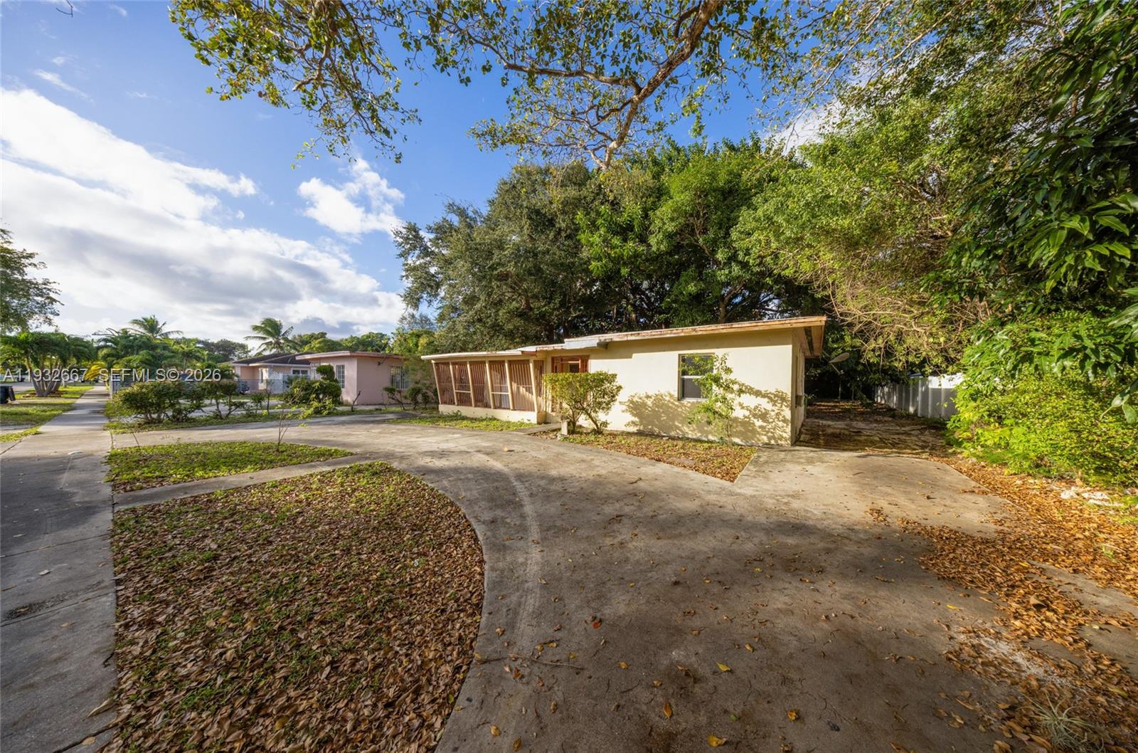 BRIAN MANORS - Residential