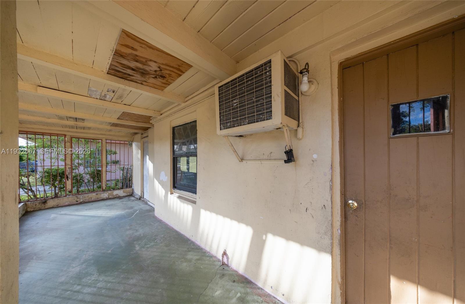 BRIAN MANORS - Residential