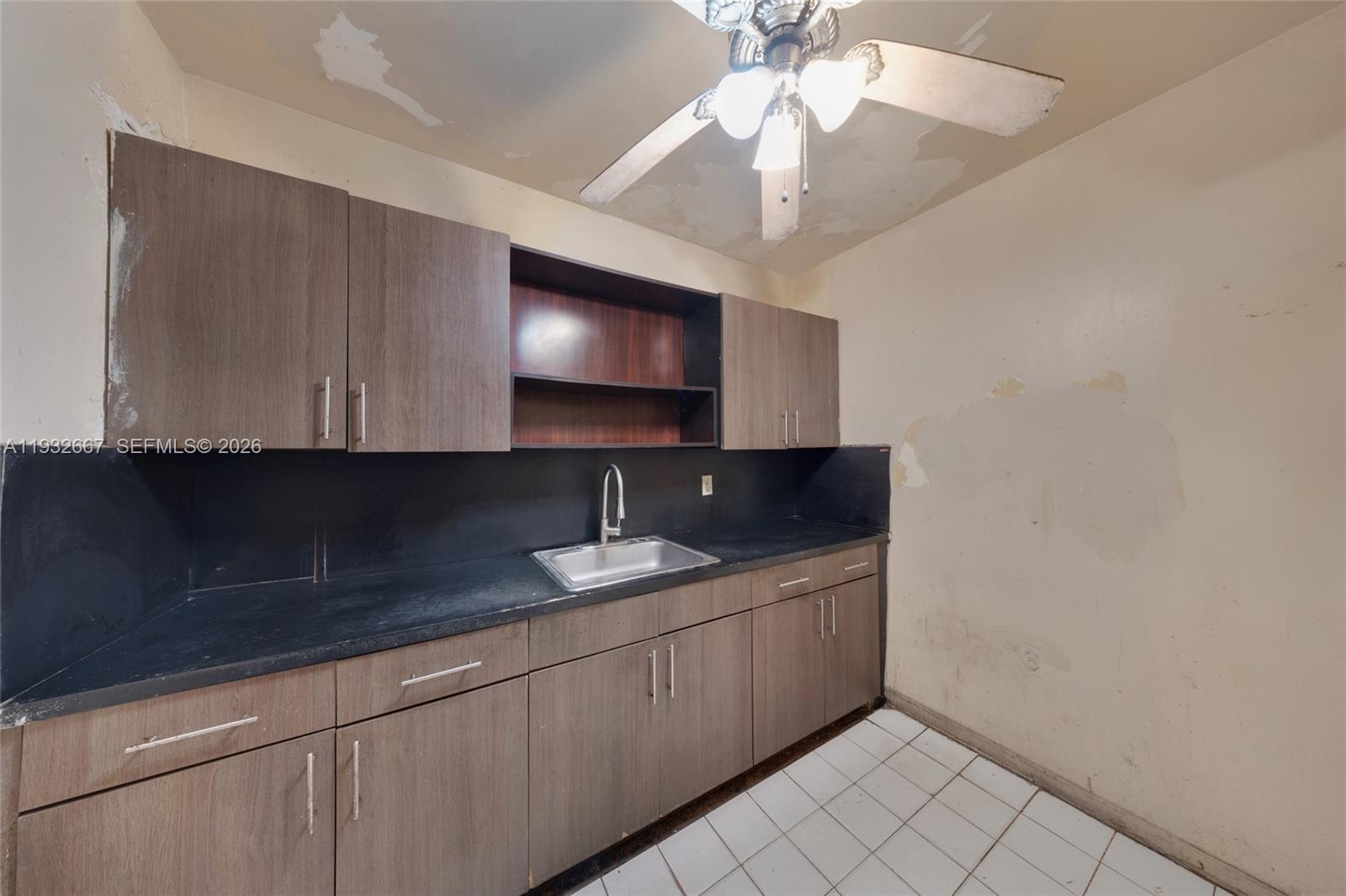 BRIAN MANORS - Residential