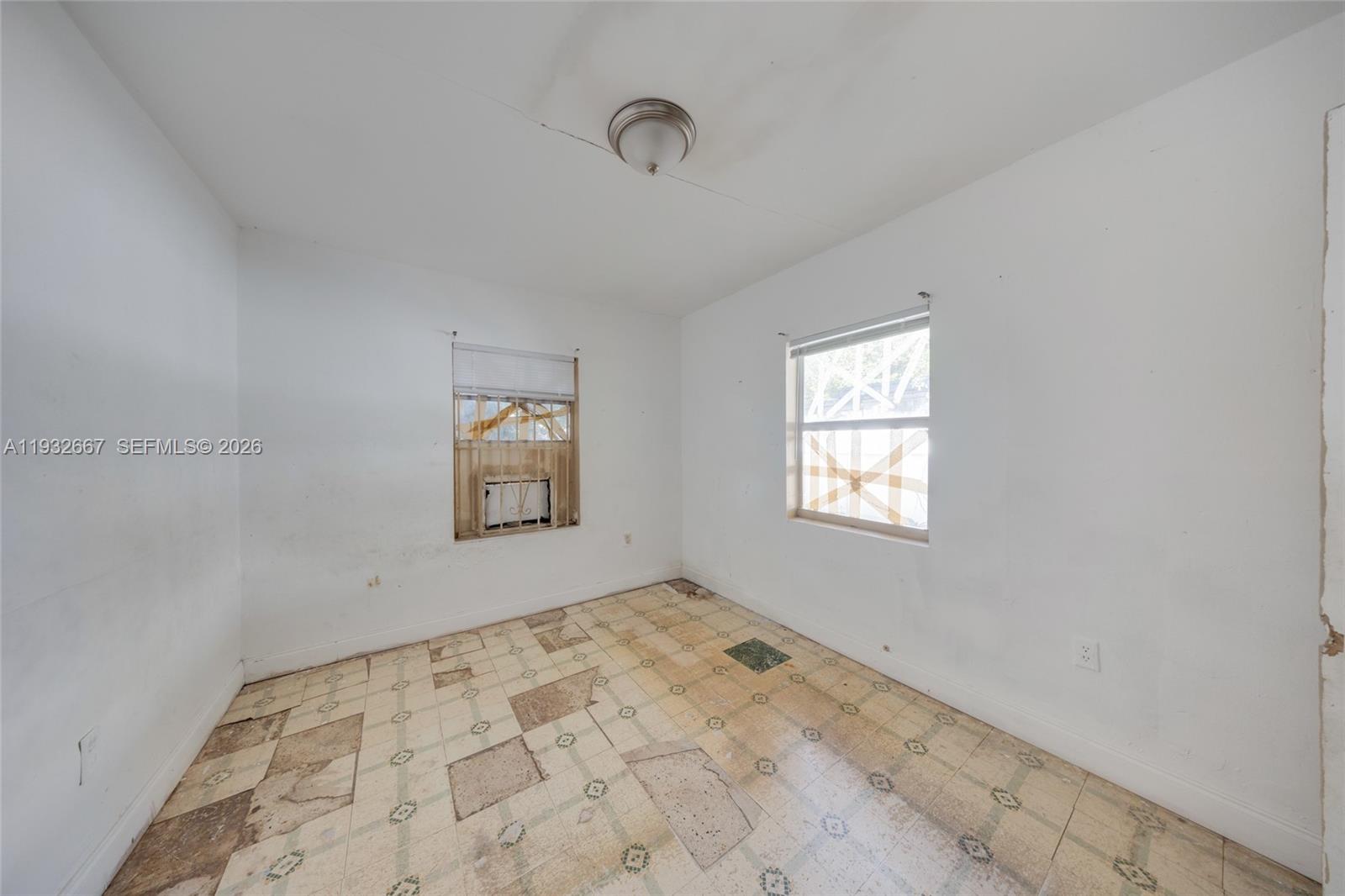 BRIAN MANORS - Residential