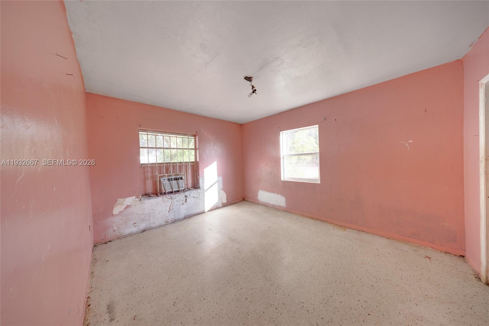 BRIAN MANORS - Residential