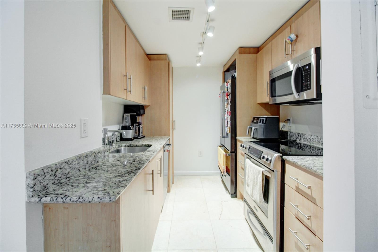 HARBOUR HOUSE - Residential