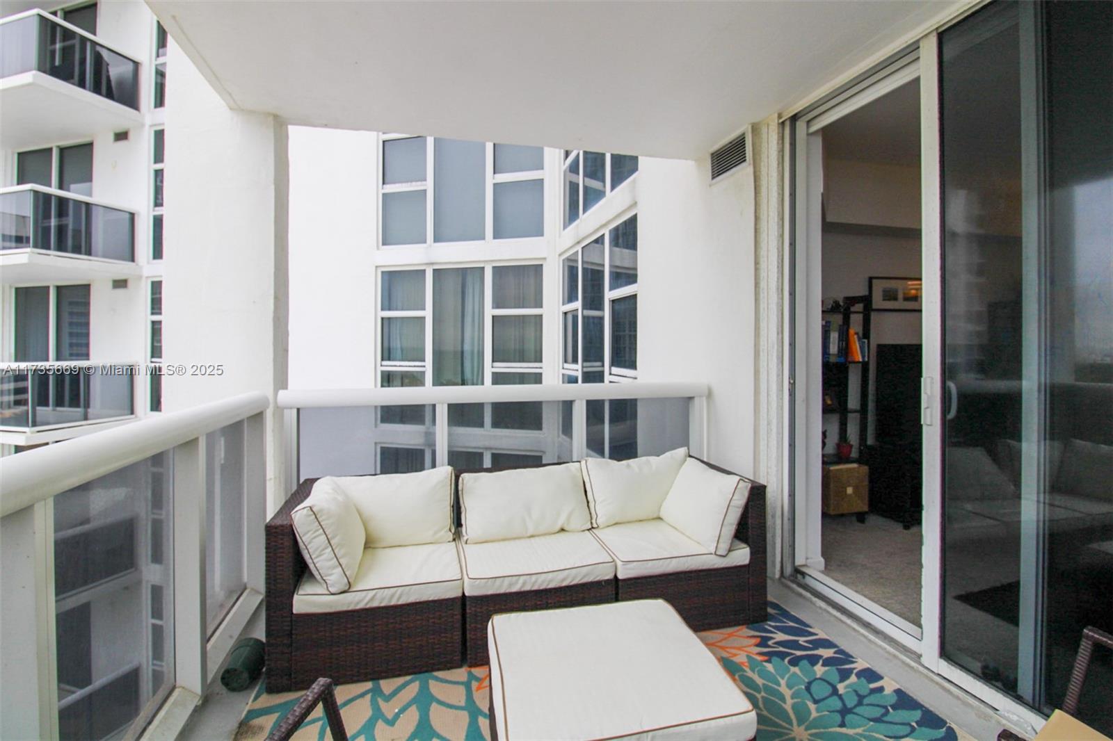 HARBOUR HOUSE - Residential