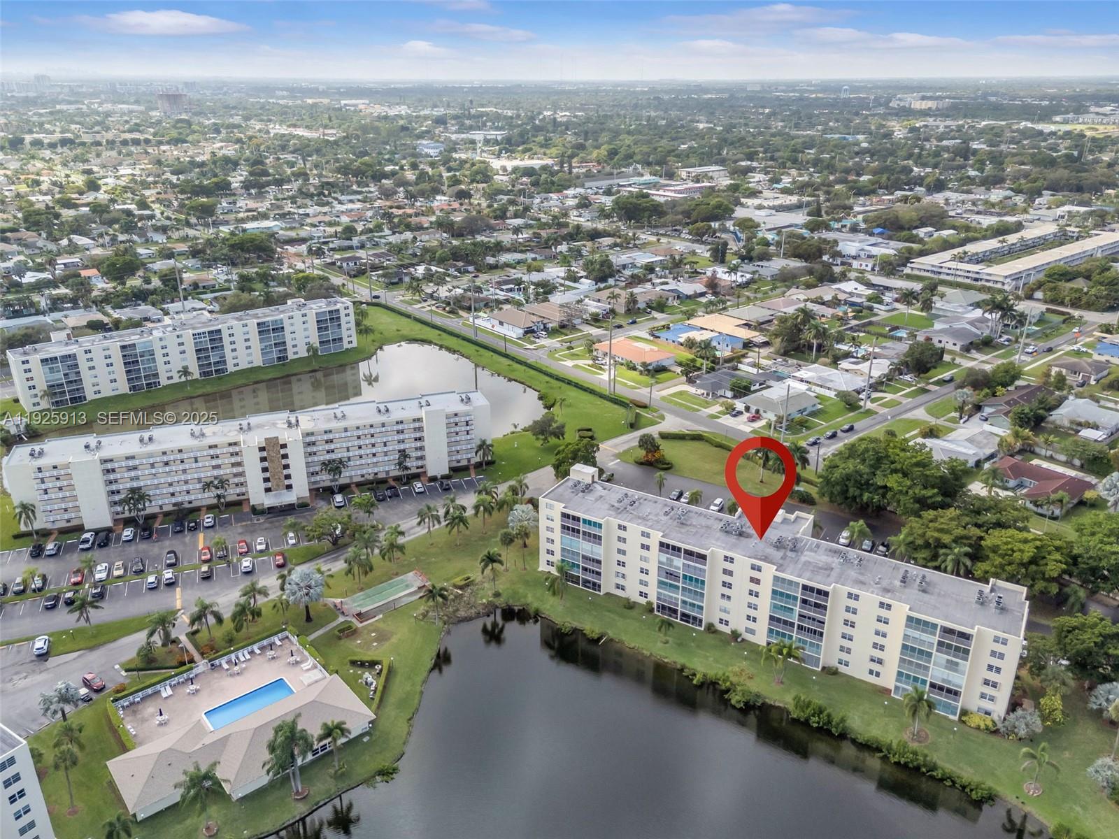 MEADOWBROOK LAKES VIEW CO - Residential