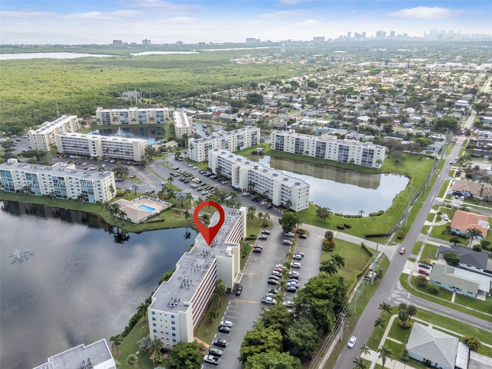 MEADOWBROOK LAKES VIEW CO - Residential