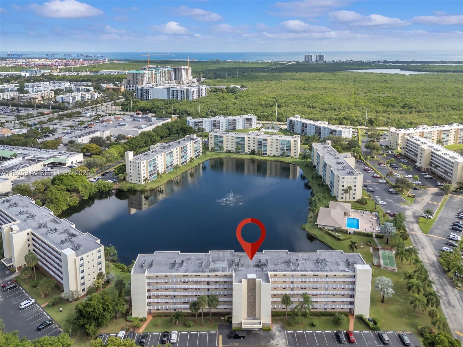 MEADOWBROOK LAKES VIEW CO - Residential