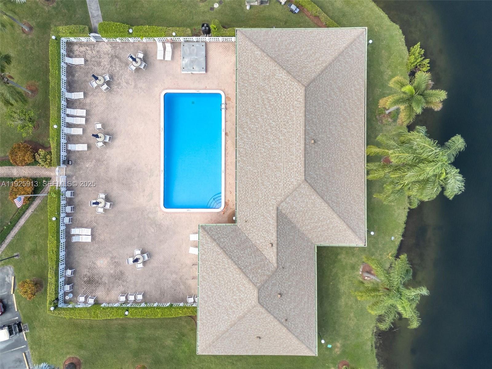 MEADOWBROOK LAKES VIEW CO - Residential