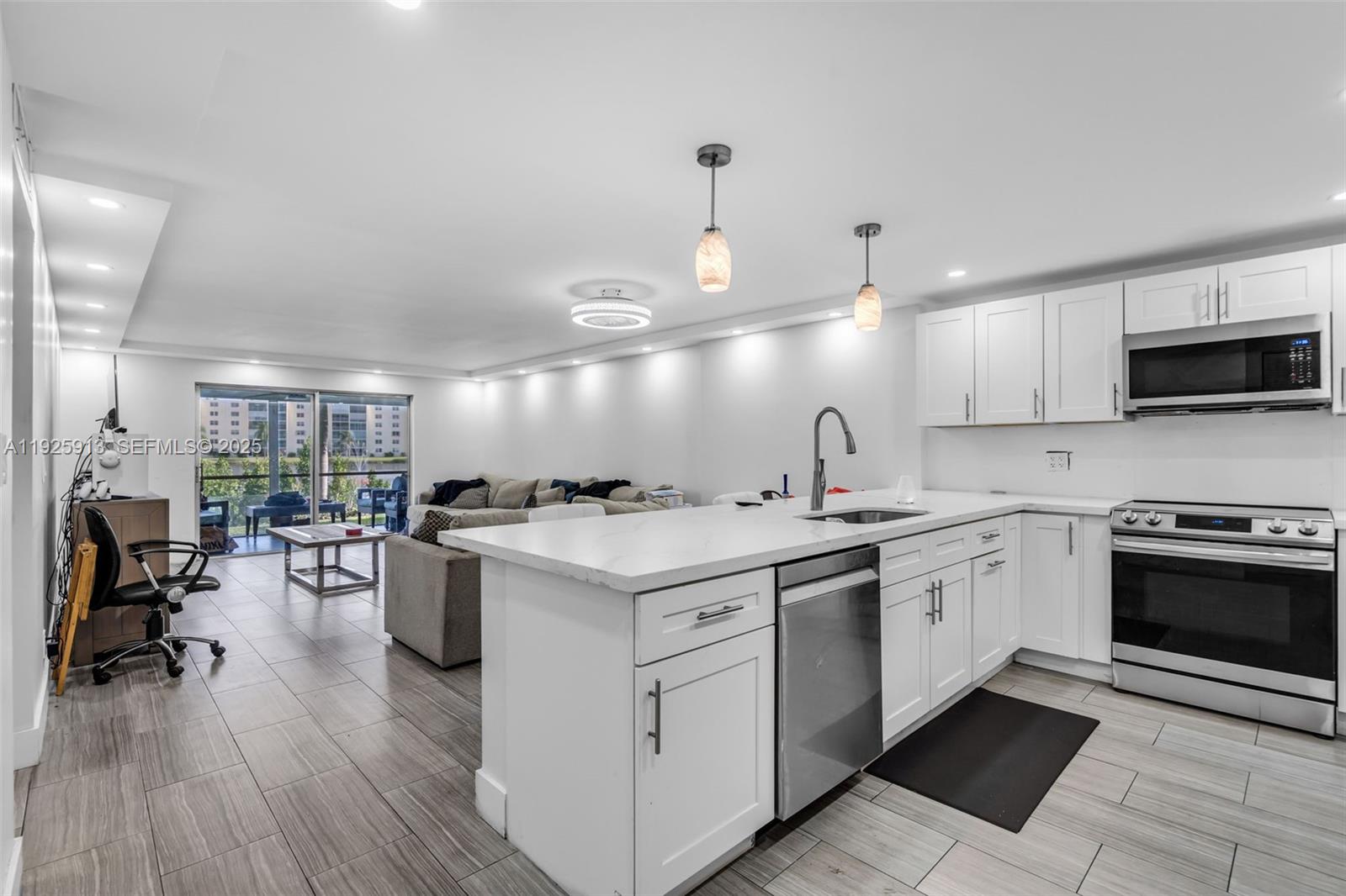 MEADOWBROOK LAKES VIEW CO - Residential