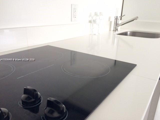 ELISA CONDO - Residential