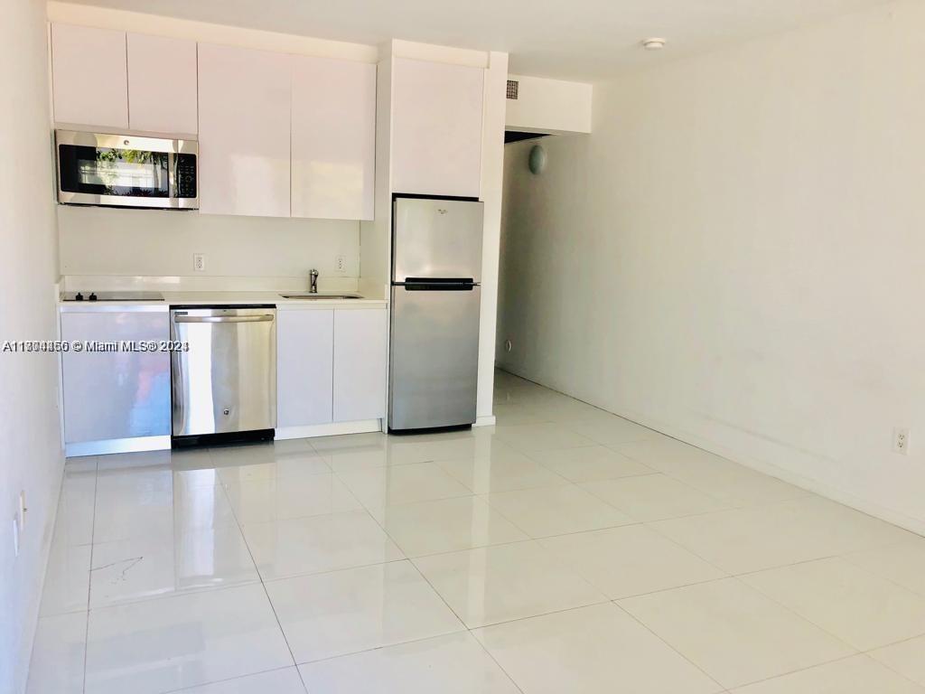 ELISA CONDO - Residential