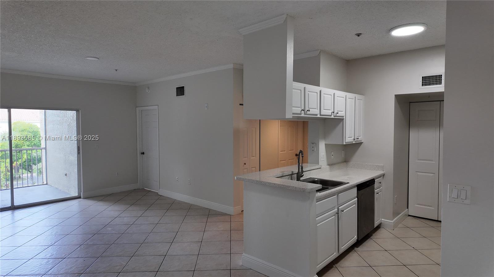 PALMS POINT CONDO - Residential Lease