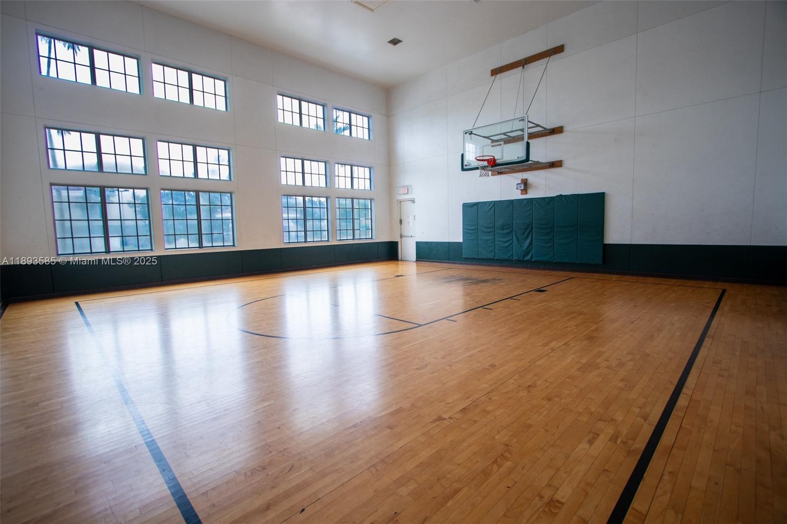 PALMS POINT CONDO - Residential Lease