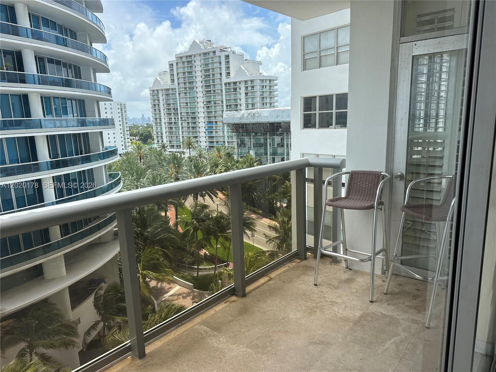 6039 Collins Ave 924