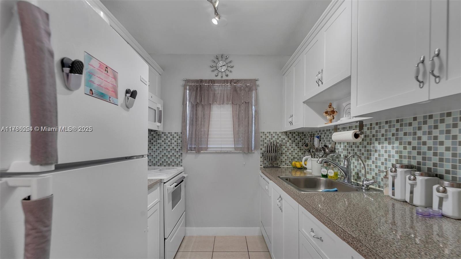 Property for Sale at 3265 Griffin Rd 106, Dania Beach, Miami-Dade County, Florida - Bedrooms: 1 
Bathrooms: 1  - $155,000