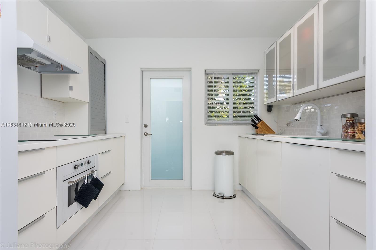 1225 Marseille Dr 20