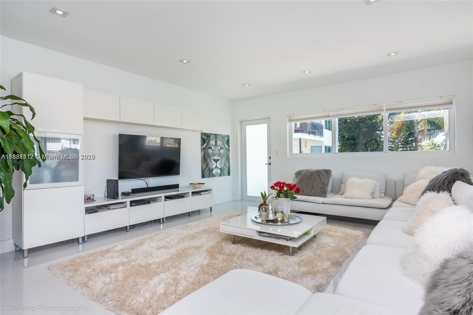 1225 Marseille Dr 20