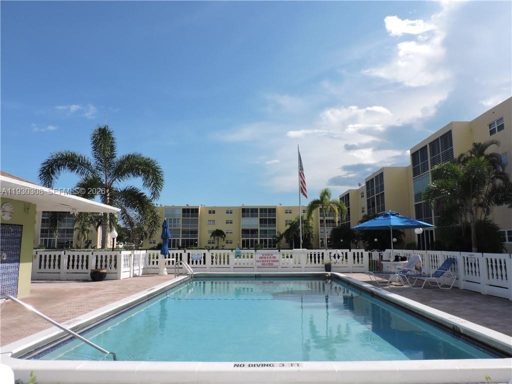 MEADOWBROOK LAKES CONDO - Residential