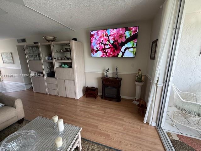 MEADOWBROOK LAKES CONDO - Residential