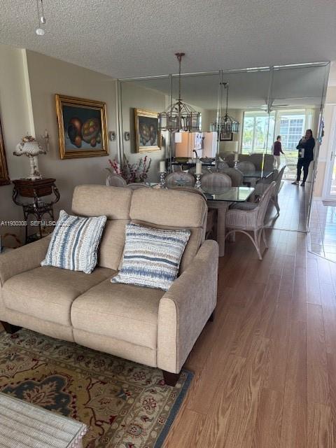 MEADOWBROOK LAKES CONDO - Residential